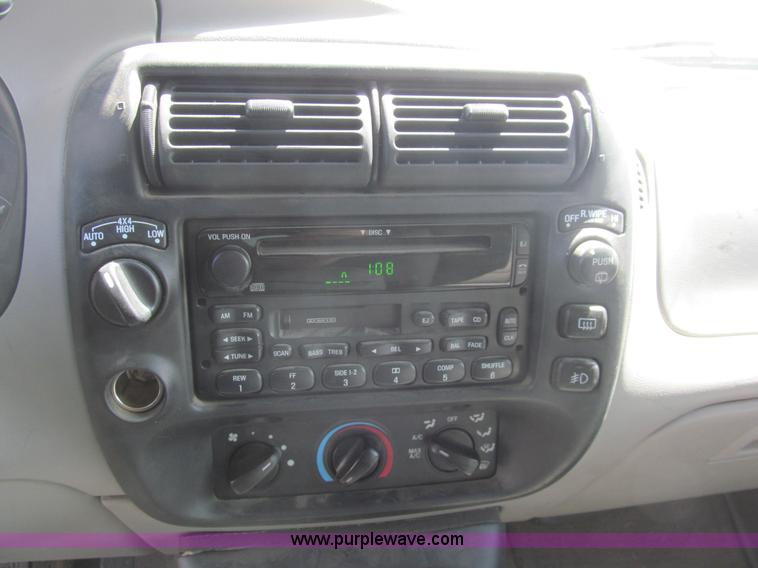 image for item H8839 1999 Ford Explorer XLT SUV