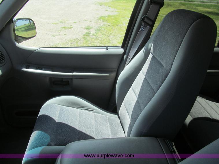 image for item H8839 1999 Ford Explorer XLT SUV