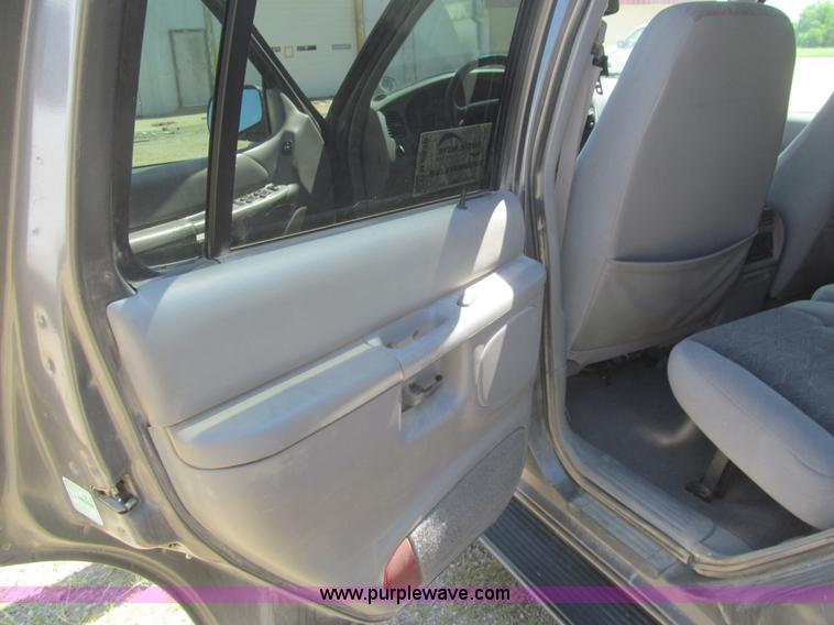 image for item H8839 1999 Ford Explorer XLT SUV