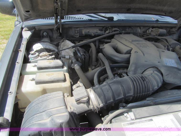 image for item H8839 1999 Ford Explorer XLT SUV