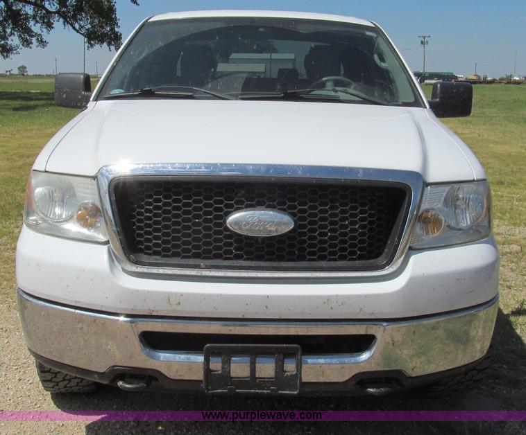 image for item H8840 2007 Ford F150 XLT SuperCrew pickup truck
