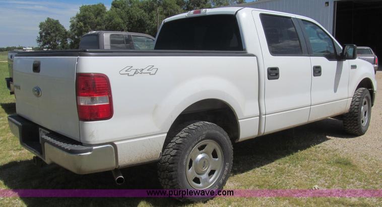 image for item H8840 2007 Ford F150 XLT SuperCrew pickup truck