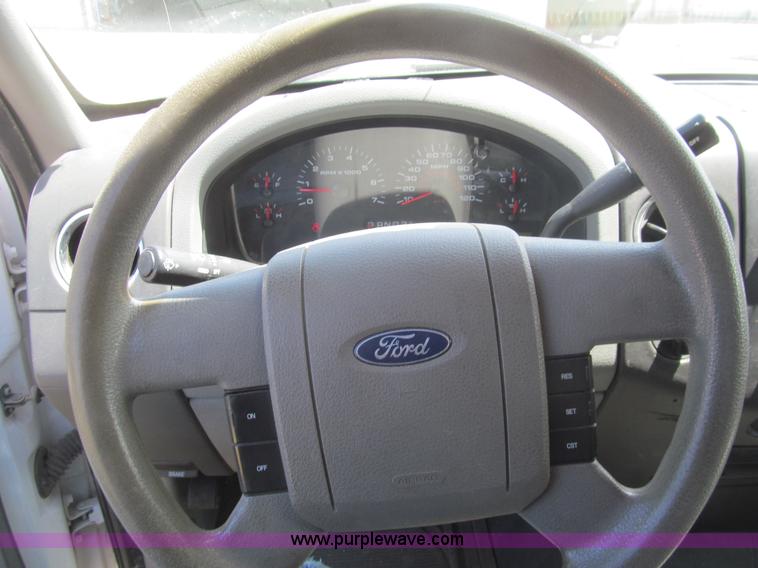 image for item H8840 2007 Ford F150 XLT SuperCrew pickup truck