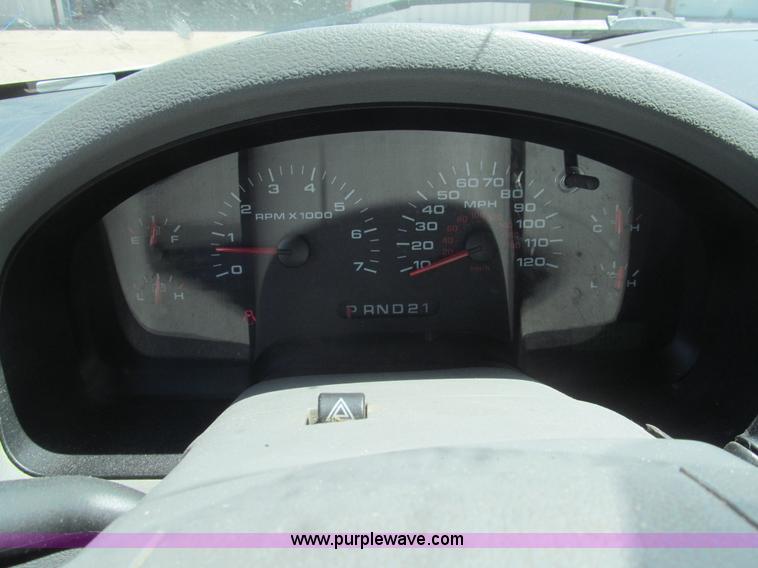 image for item H8840 2007 Ford F150 XLT SuperCrew pickup truck