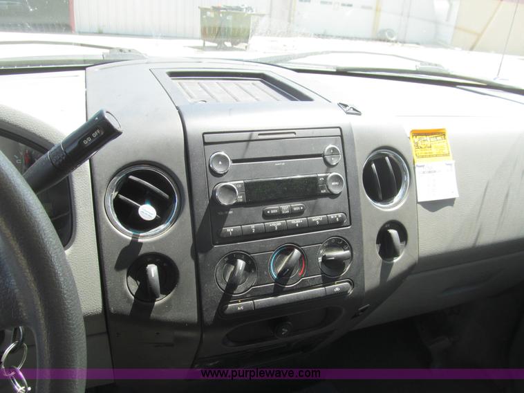 image for item H8840 2007 Ford F150 XLT SuperCrew pickup truck