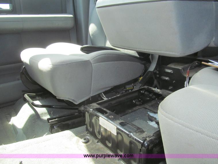 image for item H8840 2007 Ford F150 XLT SuperCrew pickup truck