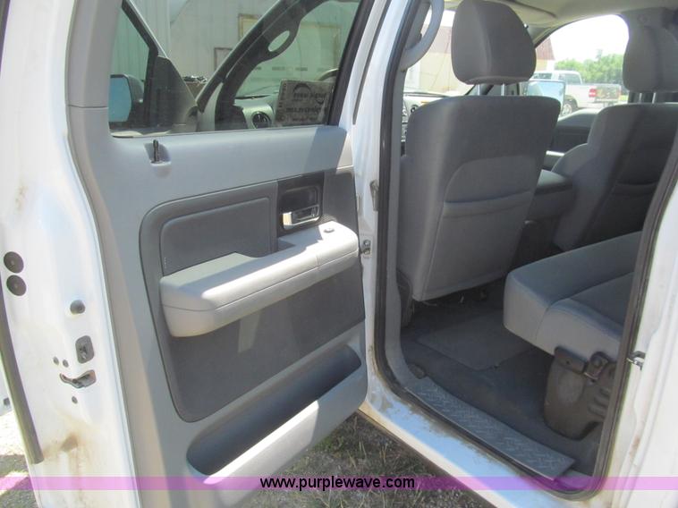 image for item H8840 2007 Ford F150 XLT SuperCrew pickup truck