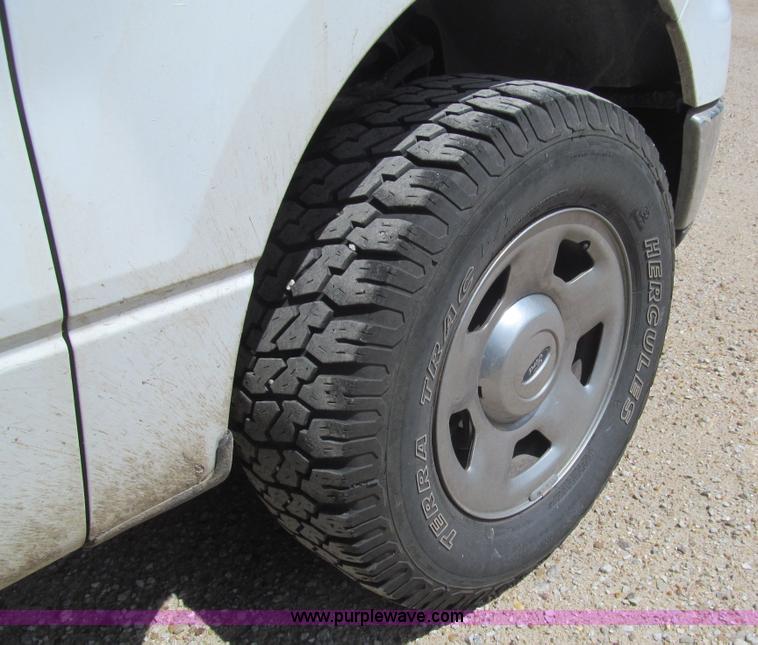 image for item H8840 2007 Ford F150 XLT SuperCrew pickup truck