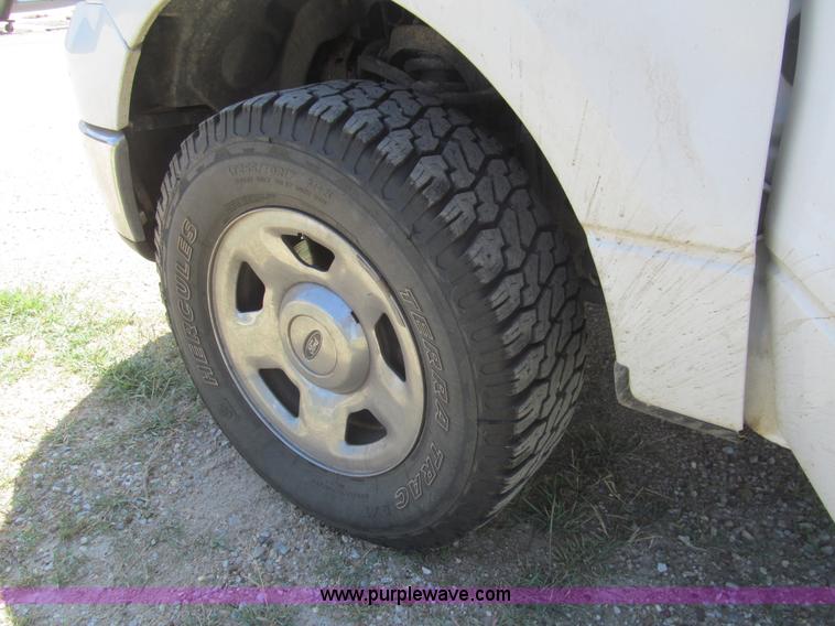 image for item H8840 2007 Ford F150 XLT SuperCrew pickup truck