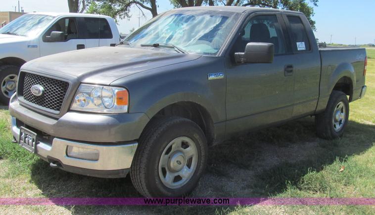 image for item H8841 2004 Ford F150 XLT SuperCab pickup truck