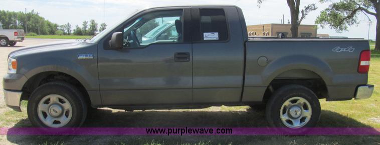 image for item H8841 2004 Ford F150 XLT SuperCab pickup truck