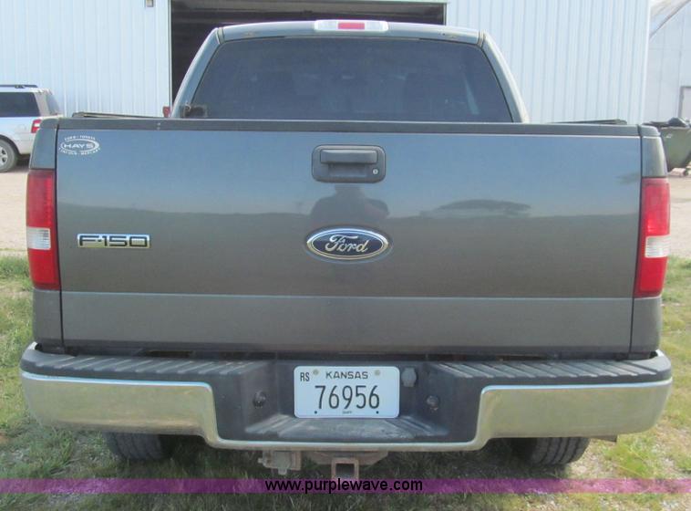 image for item H8841 2004 Ford F150 XLT SuperCab pickup truck