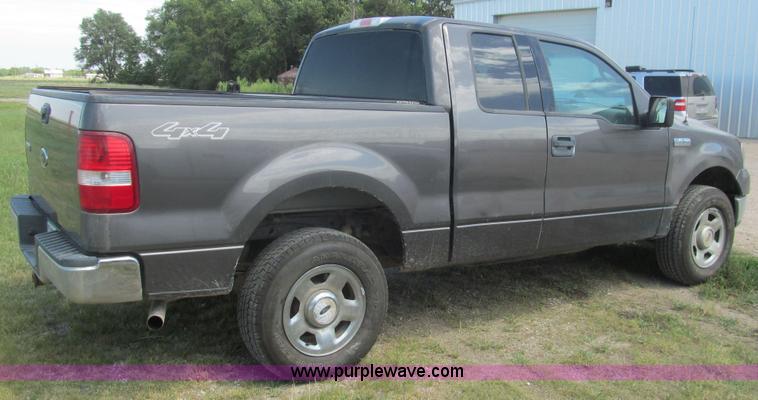 image for item H8841 2004 Ford F150 XLT SuperCab pickup truck