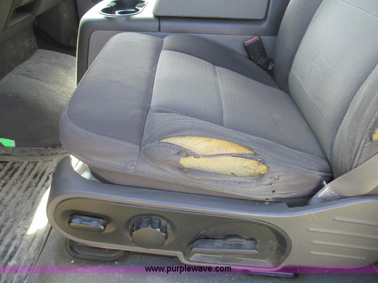 image for item H8841 2004 Ford F150 XLT SuperCab pickup truck