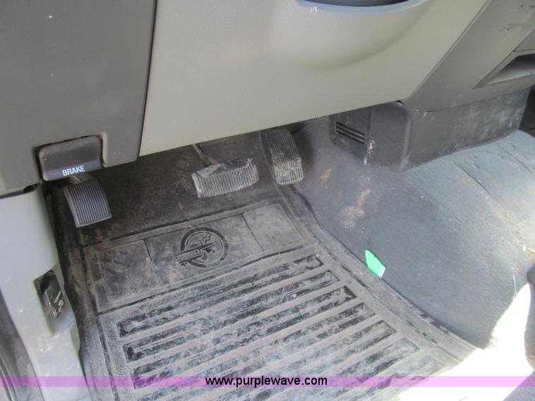 image for item H8841 2004 Ford F150 XLT SuperCab pickup truck