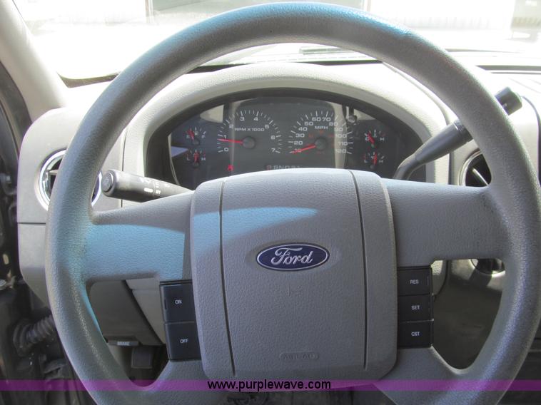 image for item H8841 2004 Ford F150 XLT SuperCab pickup truck