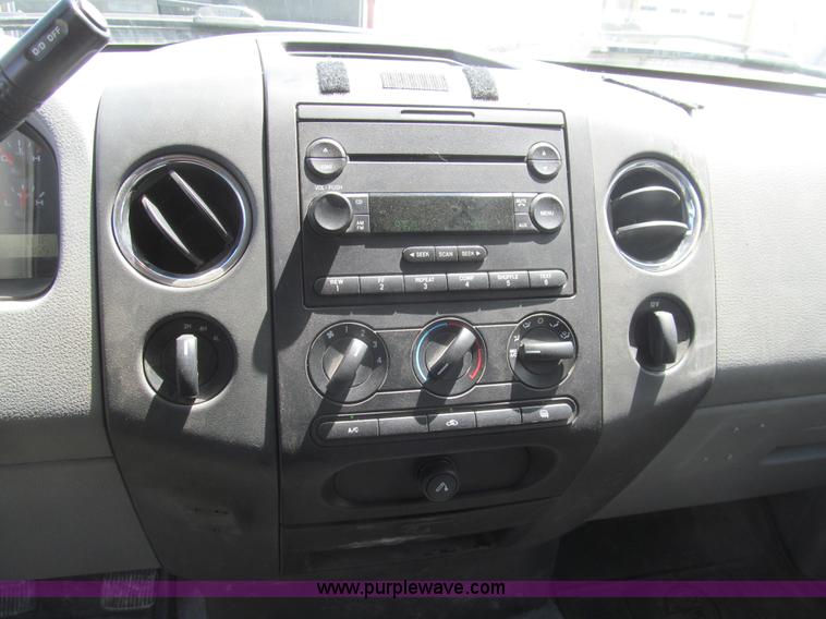 image for item H8841 2004 Ford F150 XLT SuperCab pickup truck