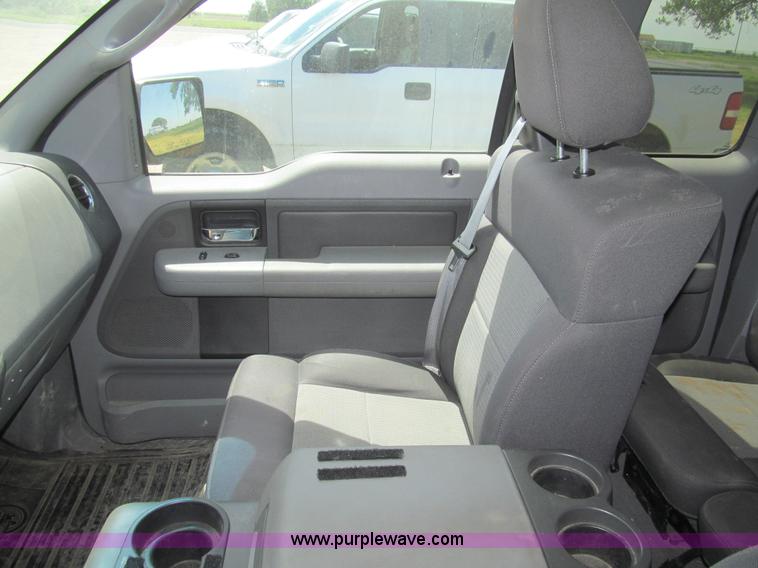 image for item H8841 2004 Ford F150 XLT SuperCab pickup truck