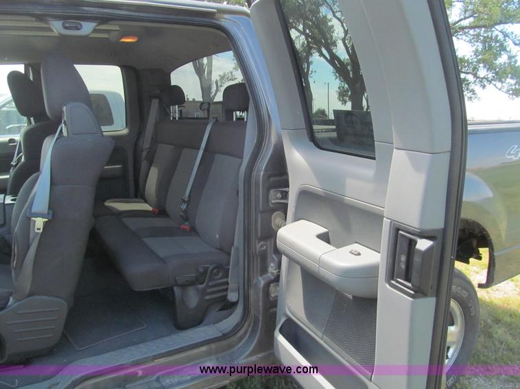 image for item H8841 2004 Ford F150 XLT SuperCab pickup truck