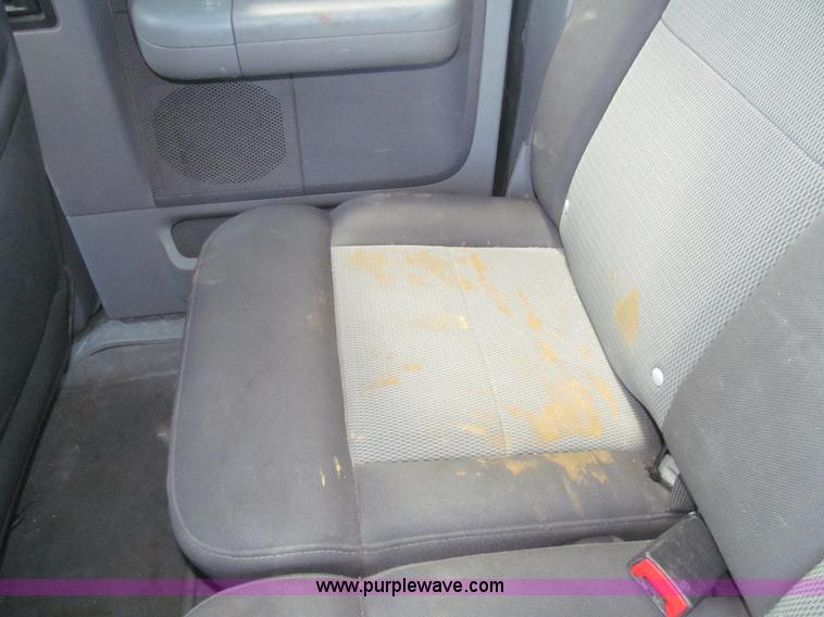 image for item H8841 2004 Ford F150 XLT SuperCab pickup truck