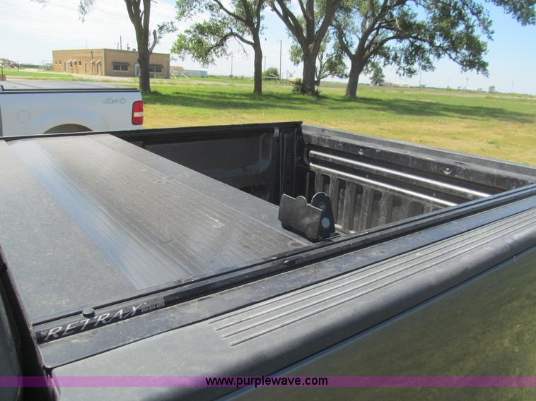 image for item H8841 2004 Ford F150 XLT SuperCab pickup truck