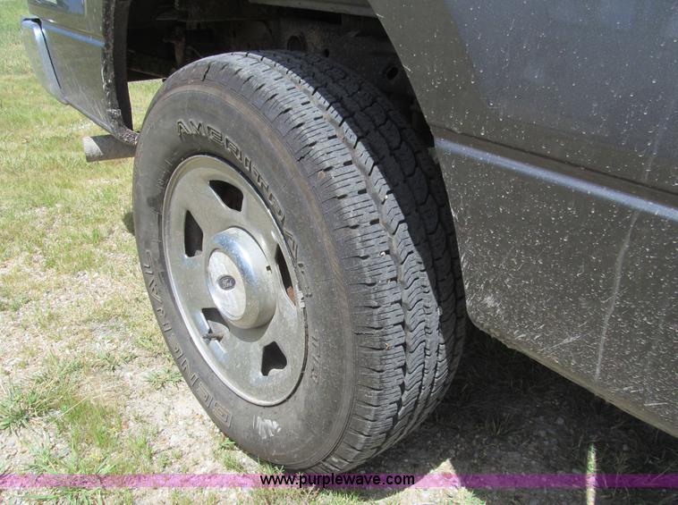 image for item H8841 2004 Ford F150 XLT SuperCab pickup truck