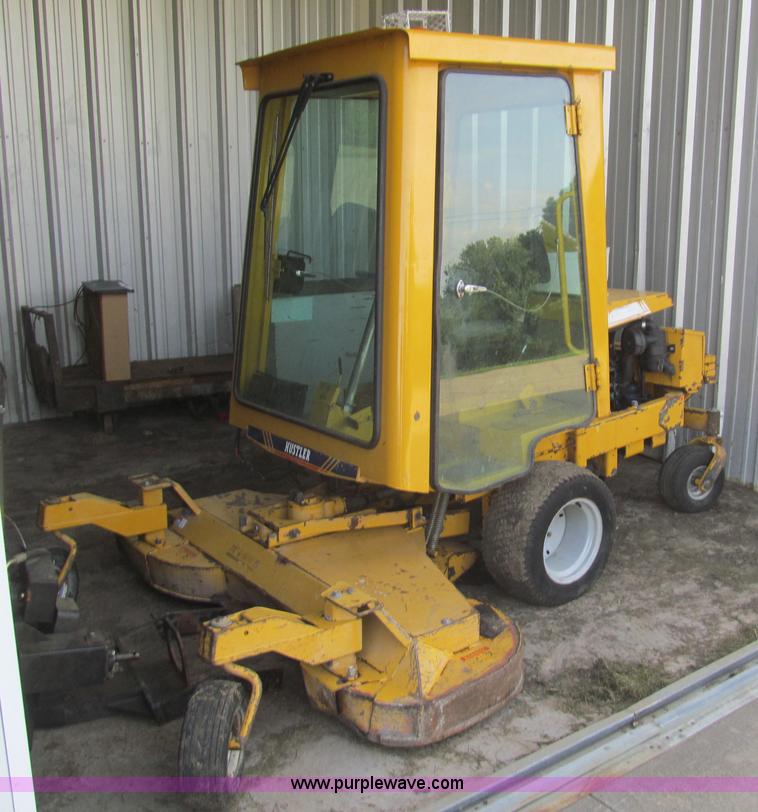 image for item H8871 2001 Hustler 3200 ZTR lawn mower