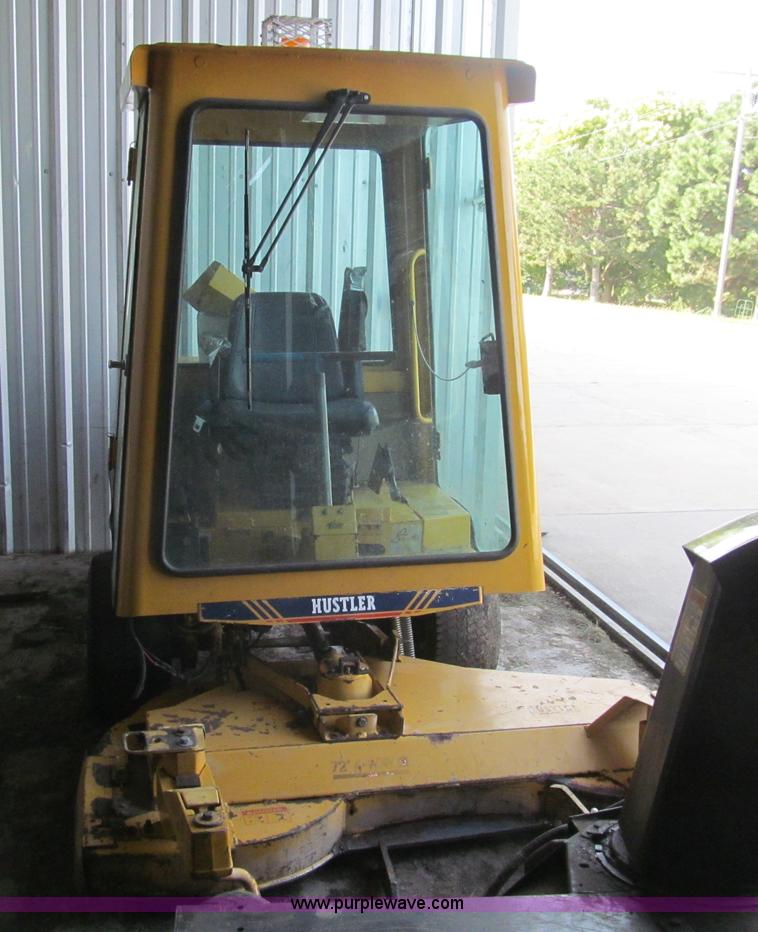 image for item H8871 2001 Hustler 3200 ZTR lawn mower