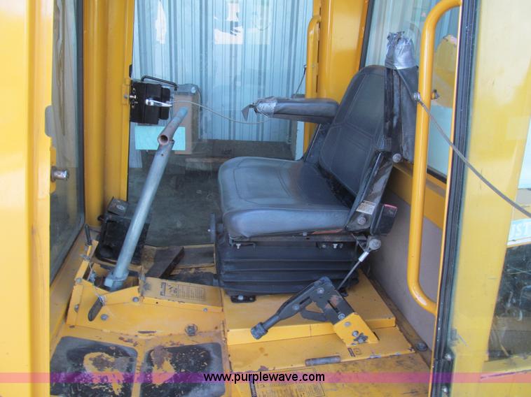 image for item H8871 2001 Hustler 3200 ZTR lawn mower