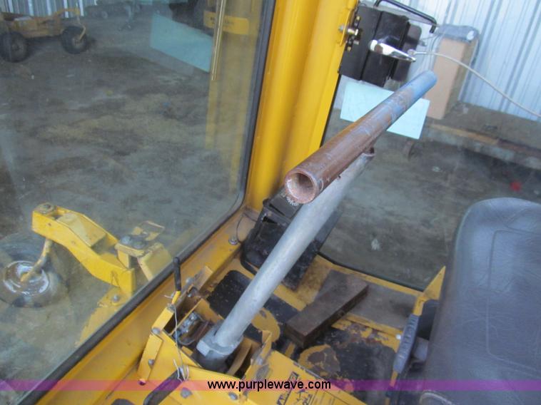 image for item H8871 2001 Hustler 3200 ZTR lawn mower