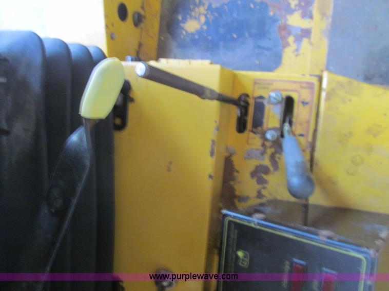 image for item H8871 2001 Hustler 3200 ZTR lawn mower