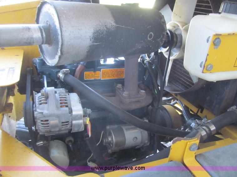 image for item H8871 2001 Hustler 3200 ZTR lawn mower