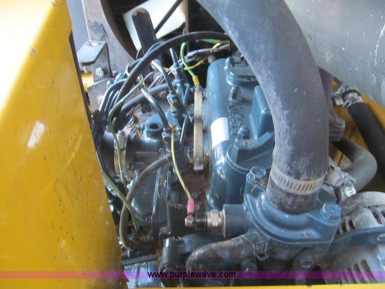 image for item H8871 2001 Hustler 3200 ZTR lawn mower