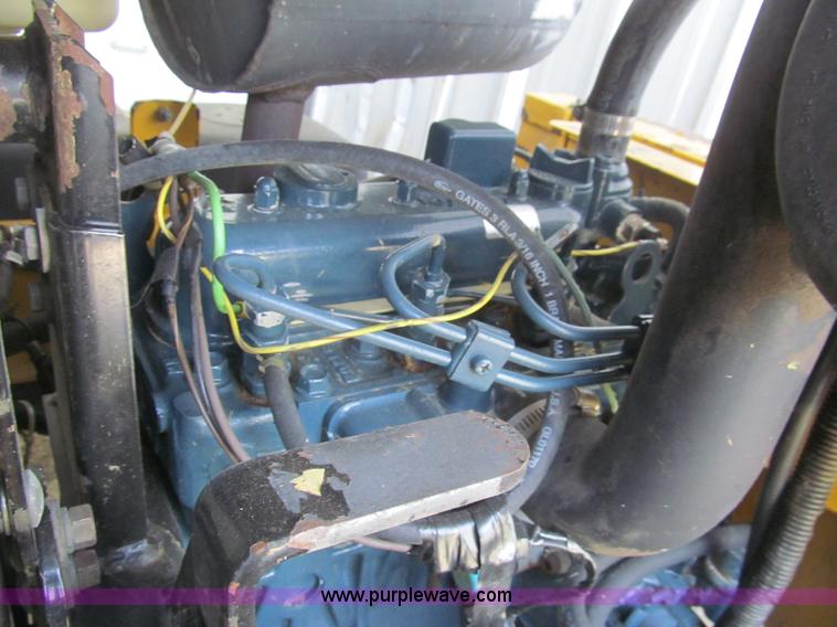 image for item H8871 2001 Hustler 3200 ZTR lawn mower