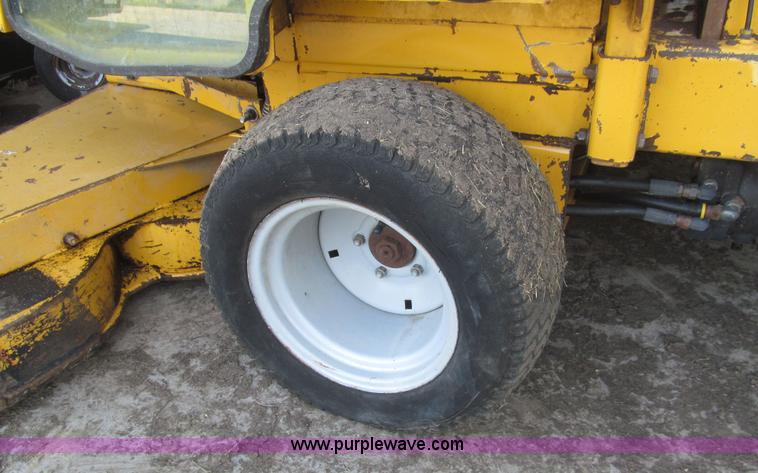 image for item H8871 2001 Hustler 3200 ZTR lawn mower