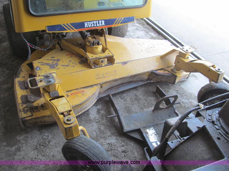 image for item H8871 2001 Hustler 3200 ZTR lawn mower