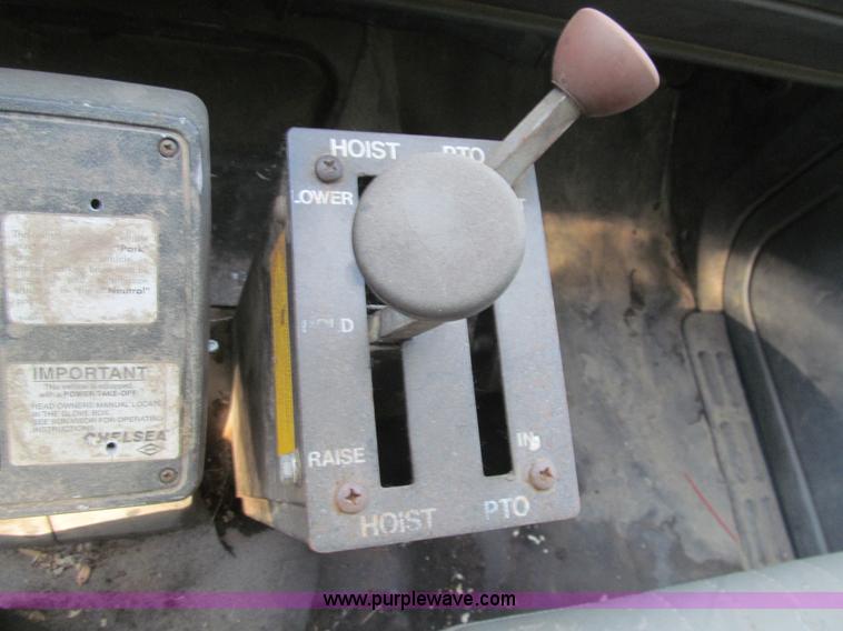 image for item H8896 1997 Chevrolet C6500 truck cab and chassis