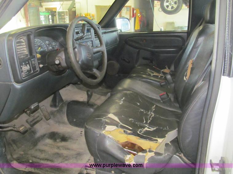 image for item H8897 2000 Chevrolet Silverado 1500 pickup truck