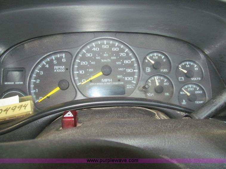 image for item H8897 2000 Chevrolet Silverado 1500 pickup truck