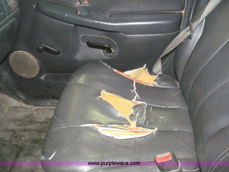 image for item H8897 2000 Chevrolet Silverado 1500 pickup truck