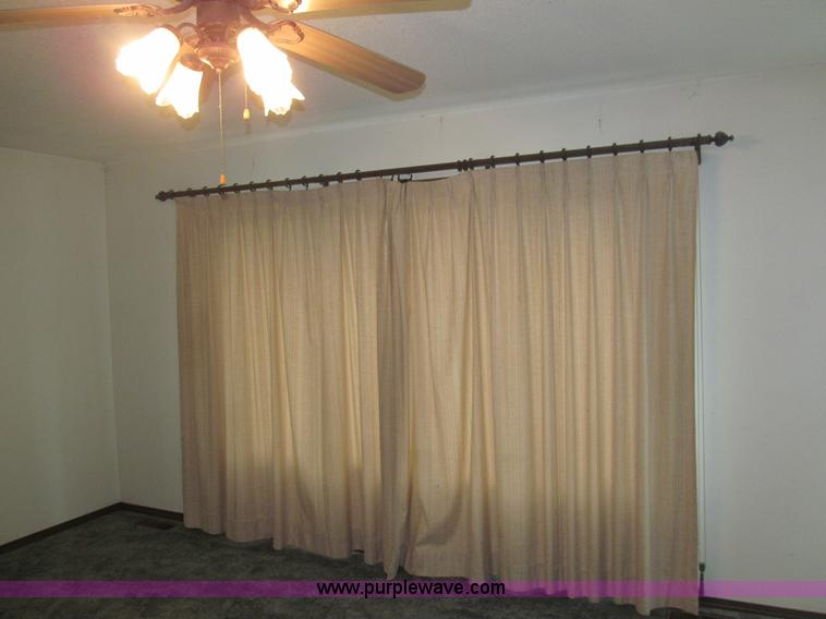 image for item H8899 1982 three bedroom modular house