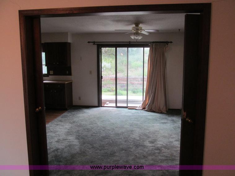 image for item H8899 1982 three bedroom modular house