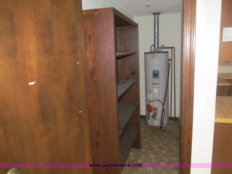 image for item H8899 1982 three bedroom modular house