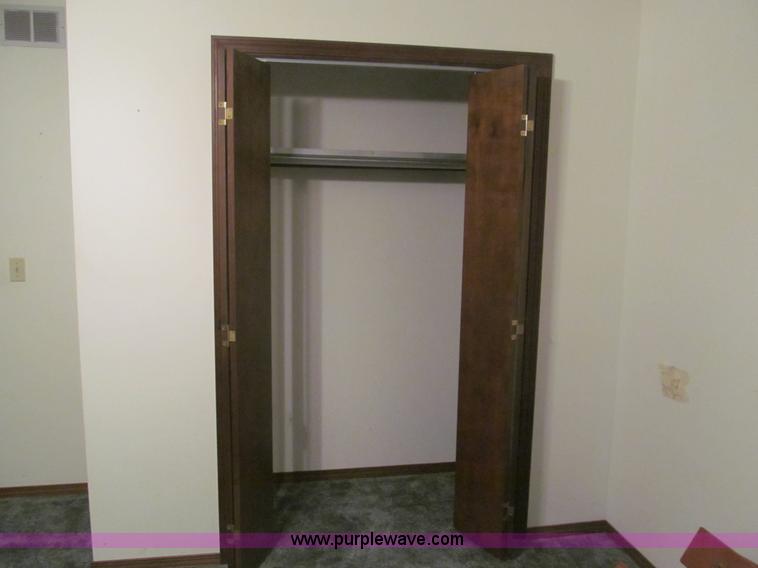 image for item H8899 1982 three bedroom modular house