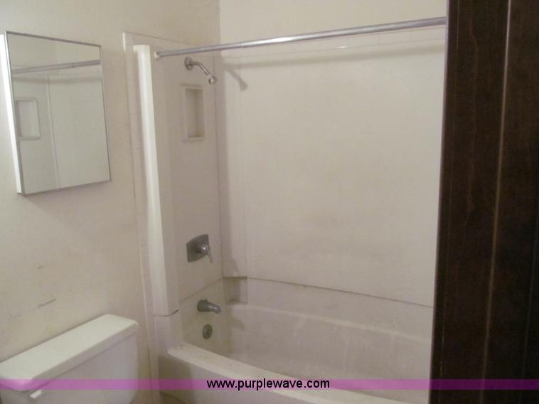 image for item H8899 1982 three bedroom modular house