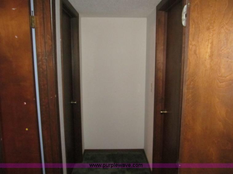 image for item H8899 1982 three bedroom modular house