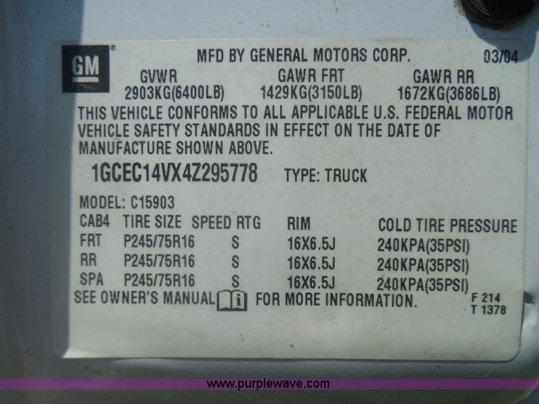 image for item I3412 2004 Chevrolet Silverado 1500 pickup truck