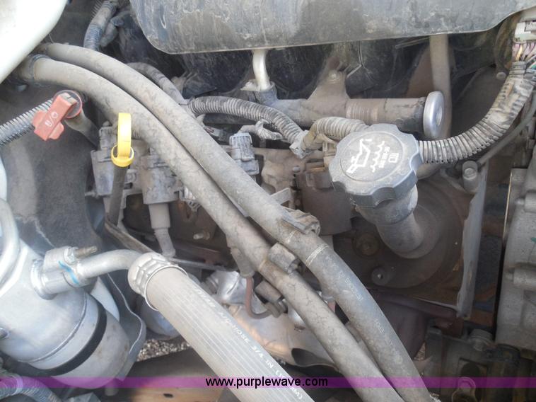 image for item I3412 2004 Chevrolet Silverado 1500 pickup truck