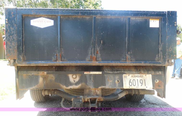 image for item I3412 2004 Chevrolet Silverado 1500 pickup truck