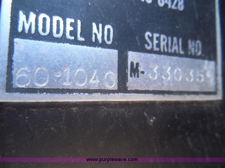 image for item I3412 2004 Chevrolet Silverado 1500 pickup truck